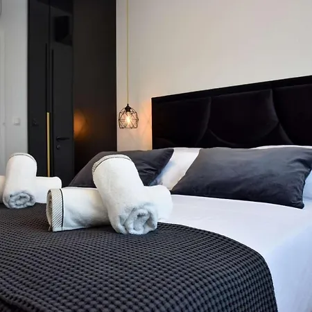 Luxury Villa La Perla With Rooftop Pool Villa *