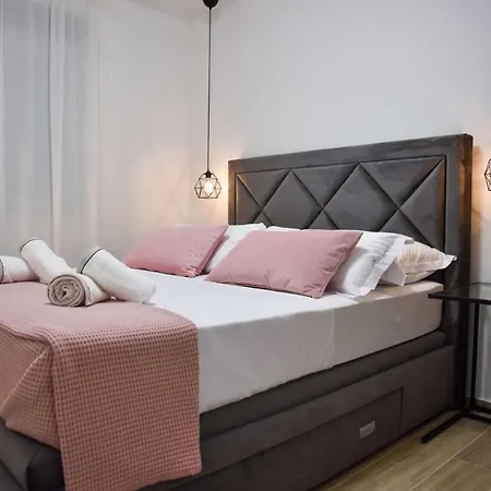Luxury Villa La Perla With Rooftop Pool Villa