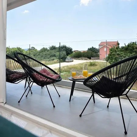 Luxury Villa La Perla With Rooftop Pool Villa *