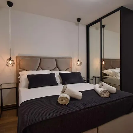 Luxury Villa La Perla With Rooftop Pool * Bibinje