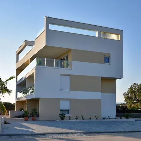 Villa Luxury Villa La Perla With Rooftop Pool