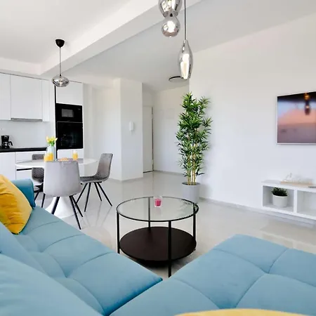 Luxury Villa La Perla With Rooftop Pool